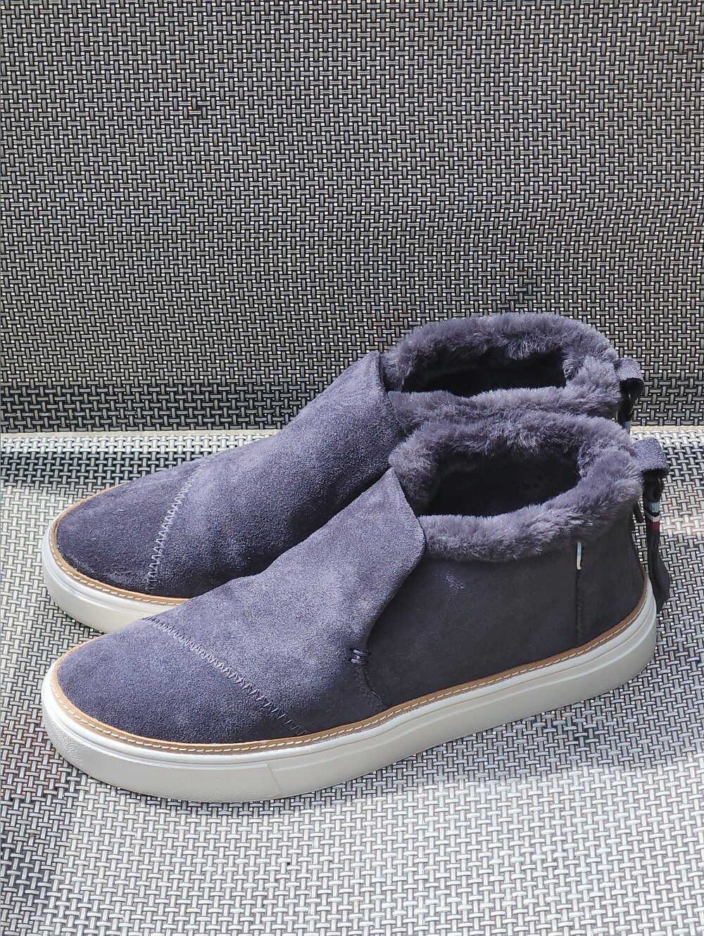 TOMS Bryce Suede Faux Fur Lined Slip On Sneaker Booties Charcoal Grey Size 8